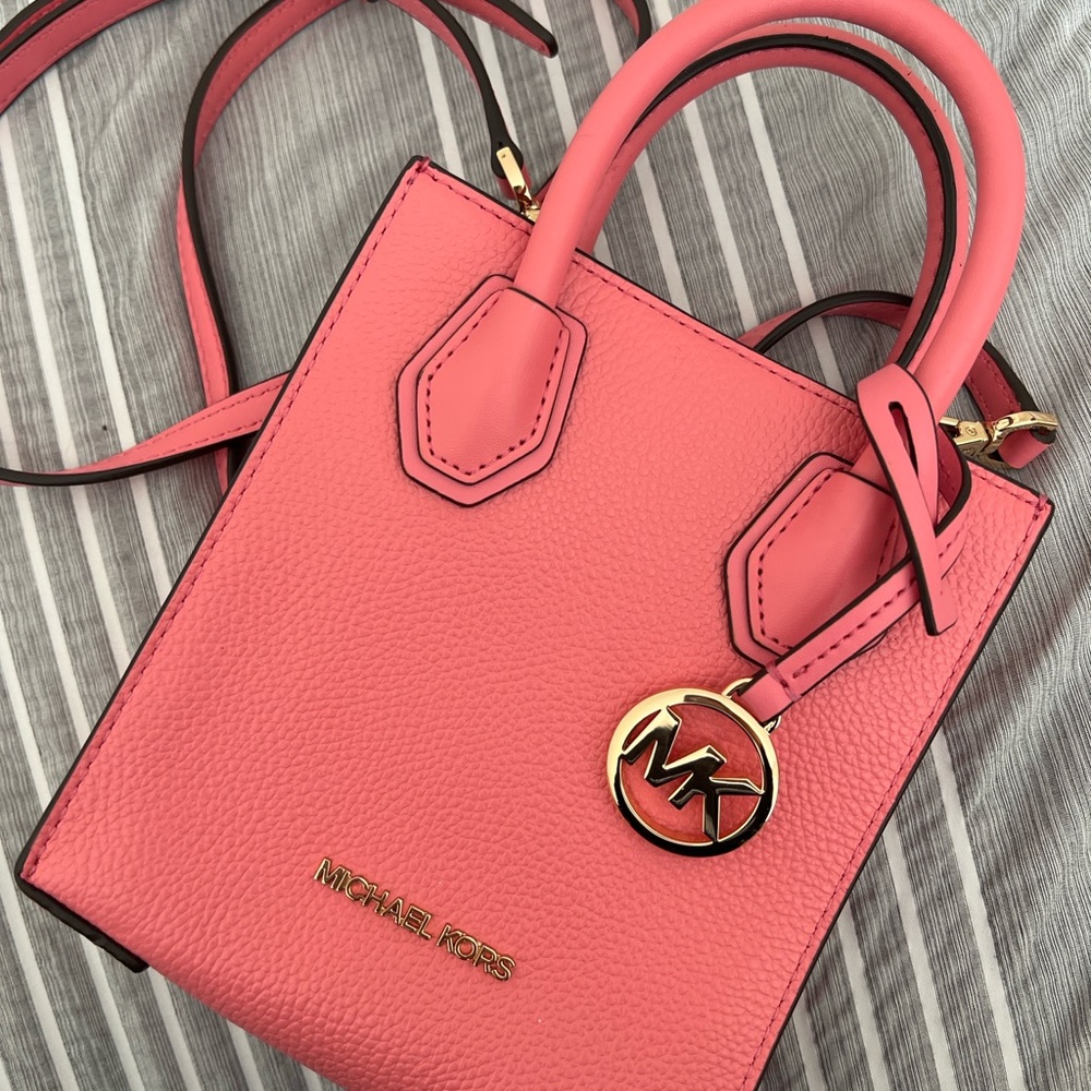 Michael Kors Mercer Extra-Small / Mini Pebbled Leather satchel purse / bag